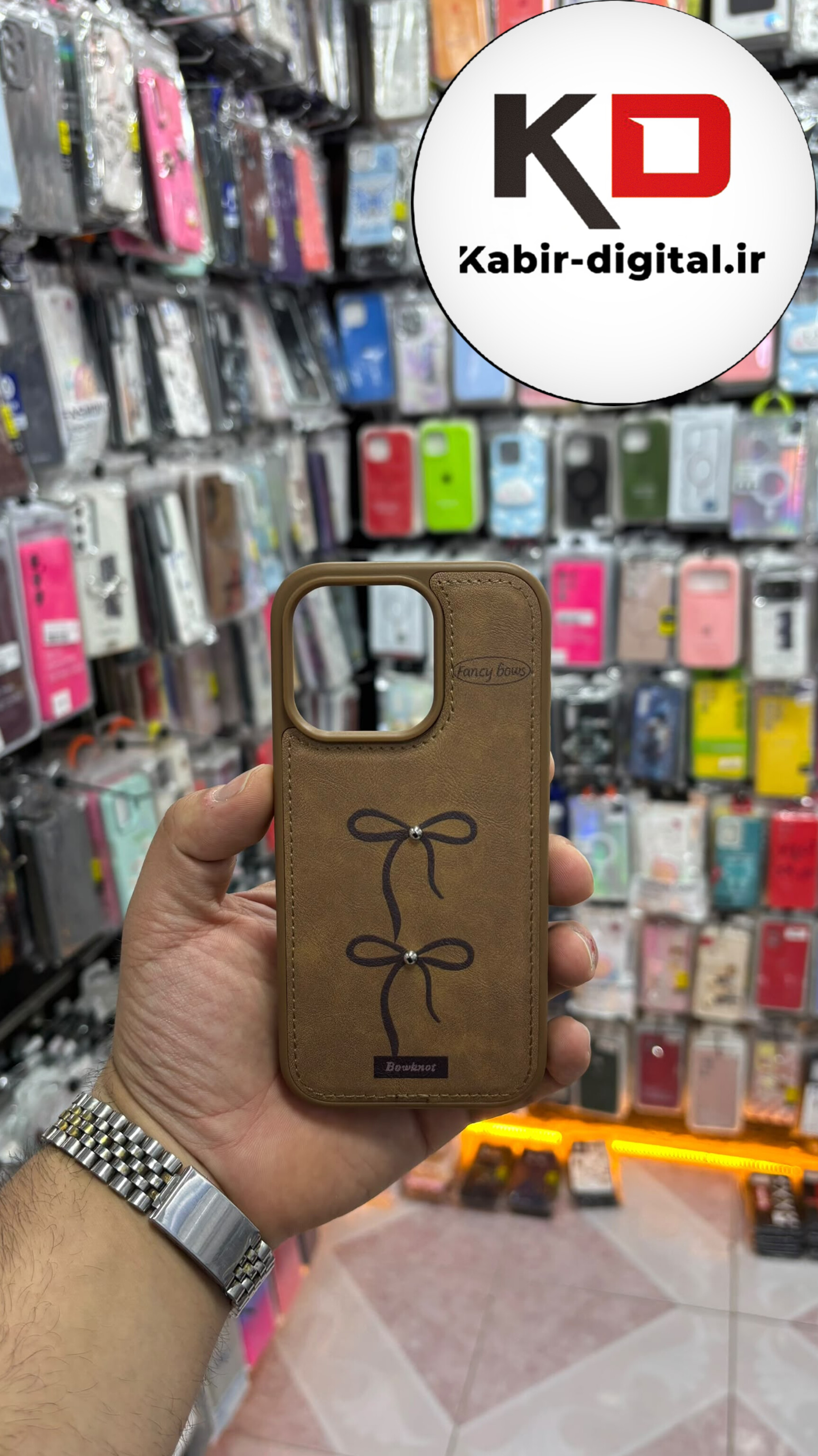 قاب گوشی iPhone 16 pro آیفون اورجینال یونیک کیس چرمی دوخت طرح پاپیون داخل پارچه