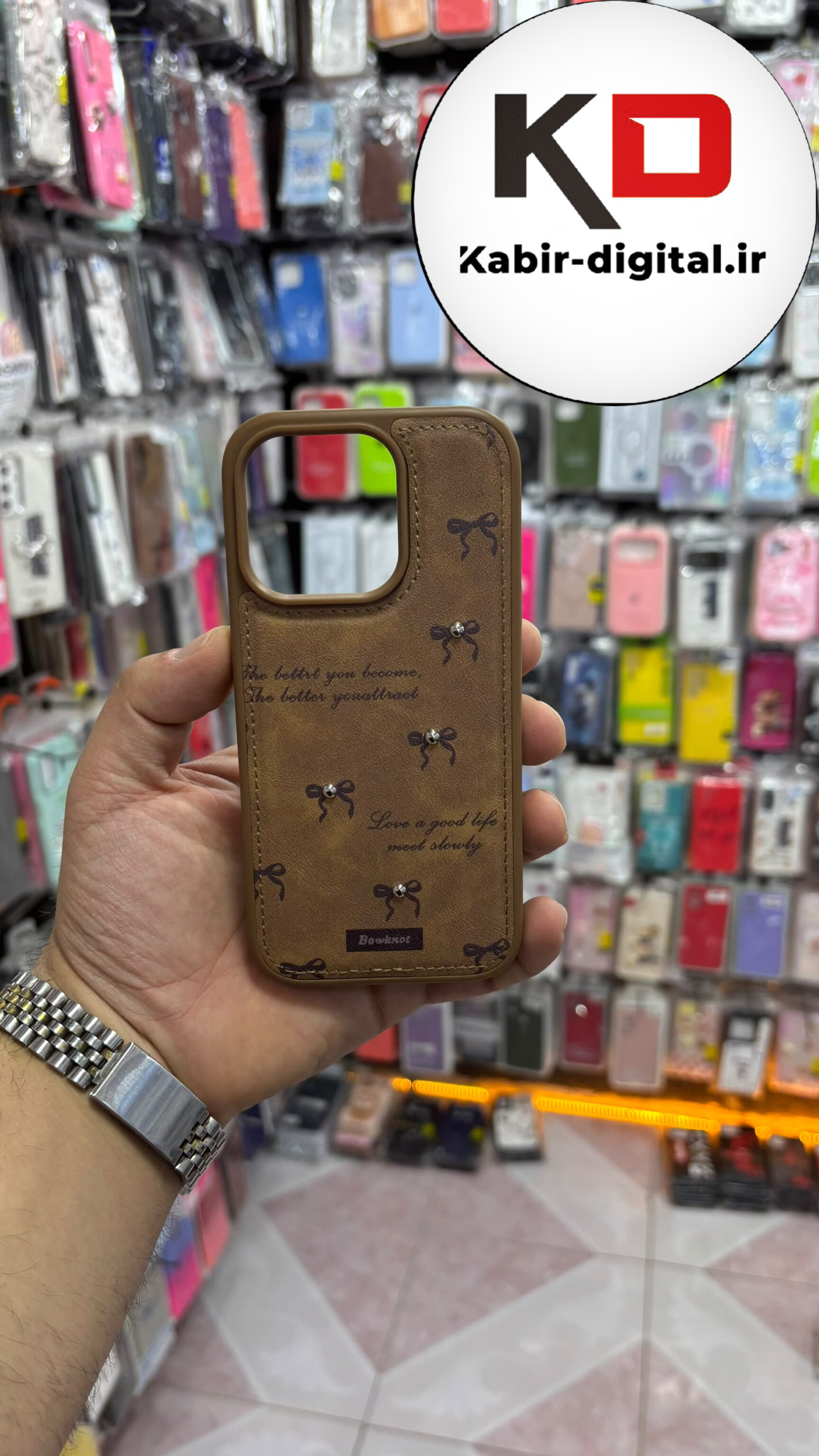 قاب گوشی iPhone 16 pro آیفون اورجینال یونیک کیس چرمی دوخت طرح پاپیون داخل پارچه